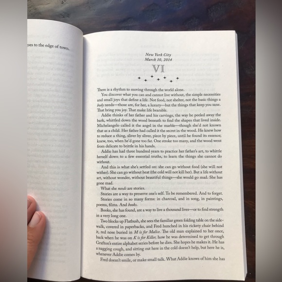 Invisible Life of Addie LaRue by V. E. Schwab Used Paperback Good Condition - Picture 9 of 9